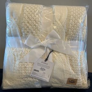 Ugg Erie Blanket